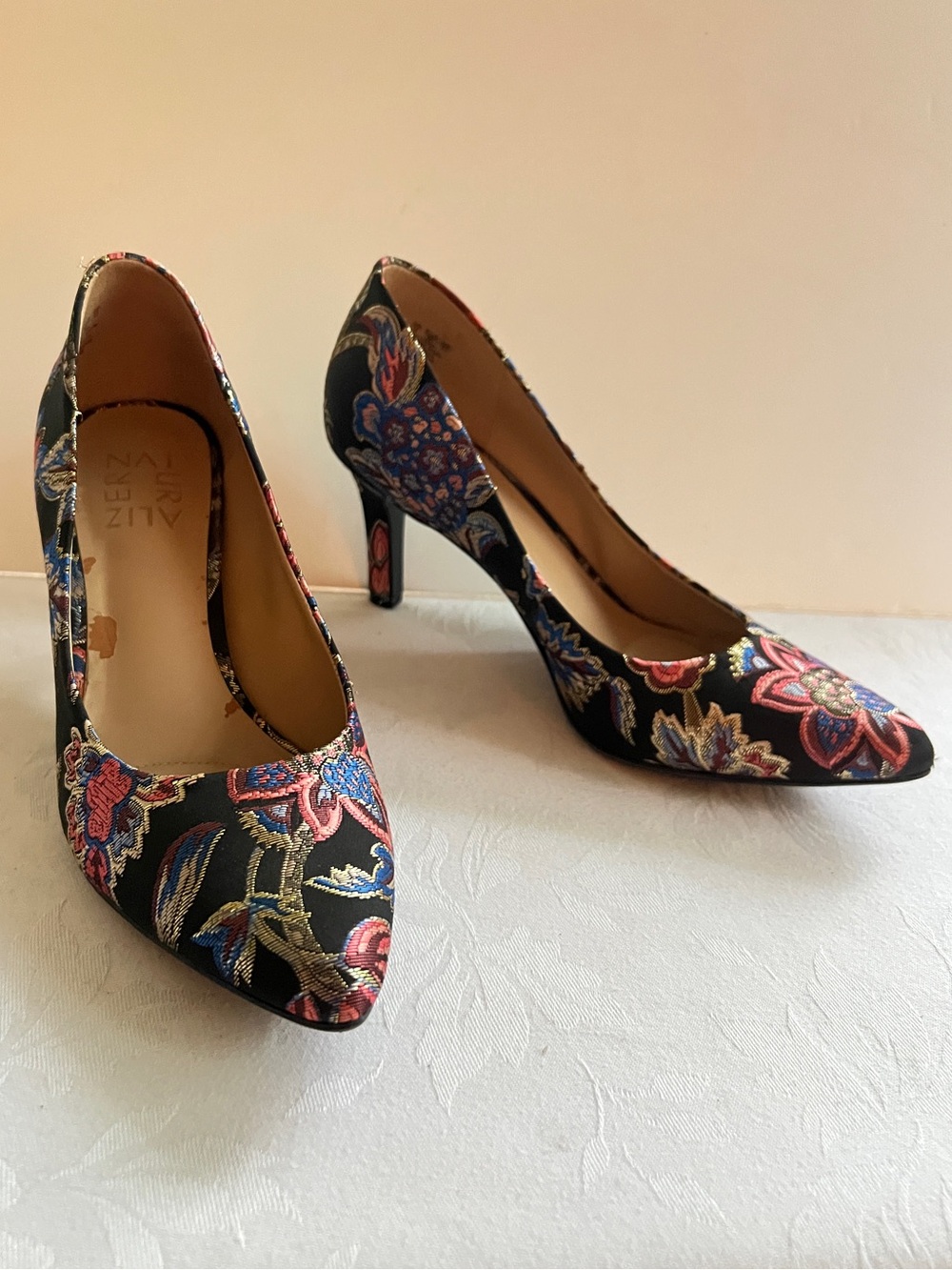 Vintage Naturalizer Tapestry Brocade Heeled Pumps Size 6